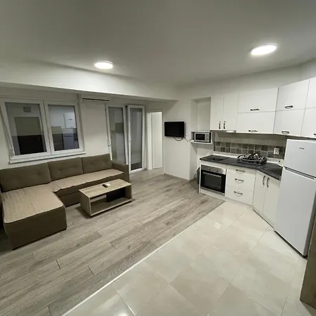 Mrn 2 Apartment *